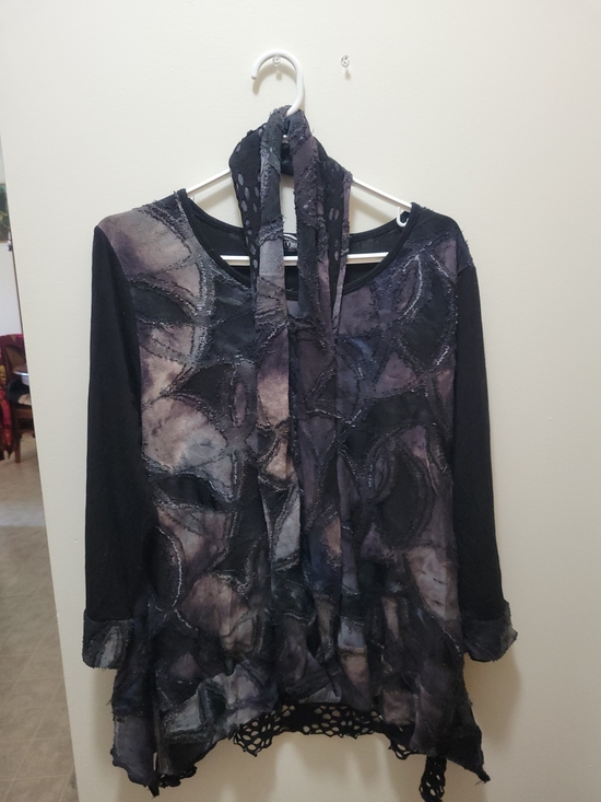 Minkas Tops - Artistic Textured Tunic Top in Black and Charcoal - Minkas